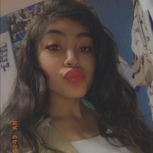 Meet your Posher, Monica